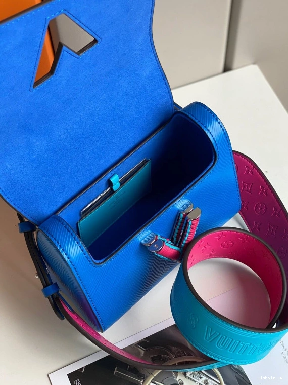 WIS VUITTON TWIST PM LOUIS 0308